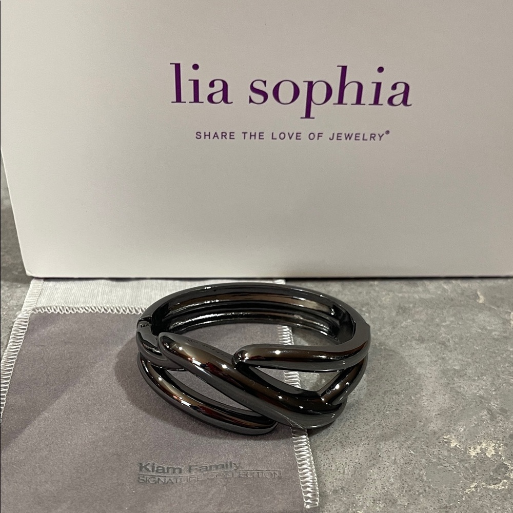 Lia Sophia Glossy Black Gunmetal Finish Bracelet Kiam Collection